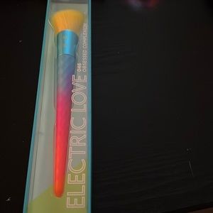 Real Techniques Electric Love 046 Obsessed Complexion Brush Limited Edition.